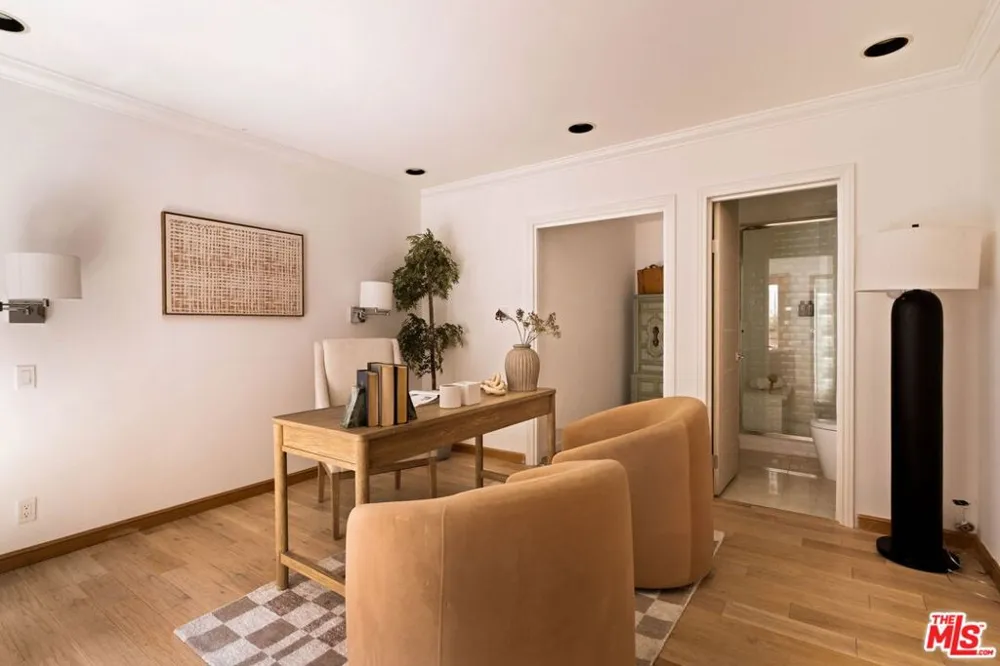 2103 Hobart Boulevard Los Angeles, CA 90027