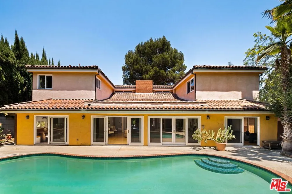 2103 Hobart Boulevard Los Angeles, CA 90027