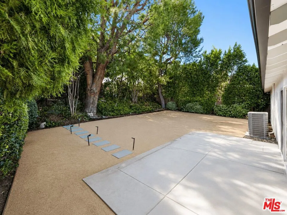 6531 Neddy Avenue West Hills, CA 91307