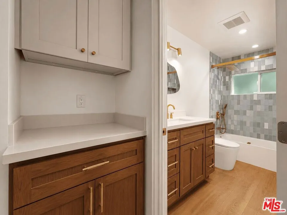 6531 Neddy Avenue West Hills, CA 91307