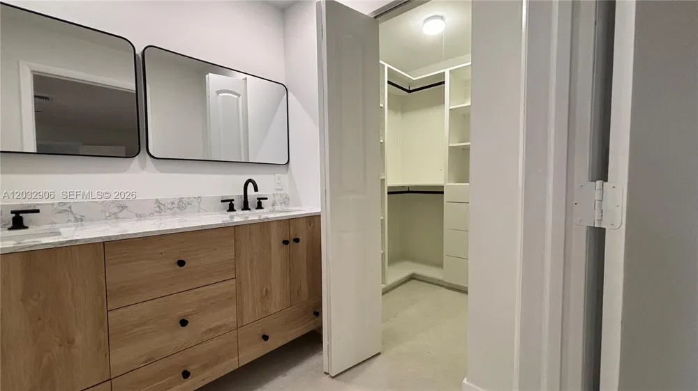 49 Forest Cir Cooper City, FL 33026