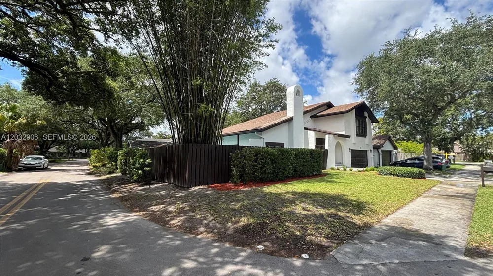 49 Forest Cir Cooper City, FL 33026
