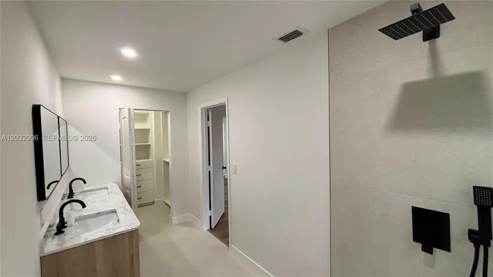 49 Forest Cir Cooper City, FL 33026