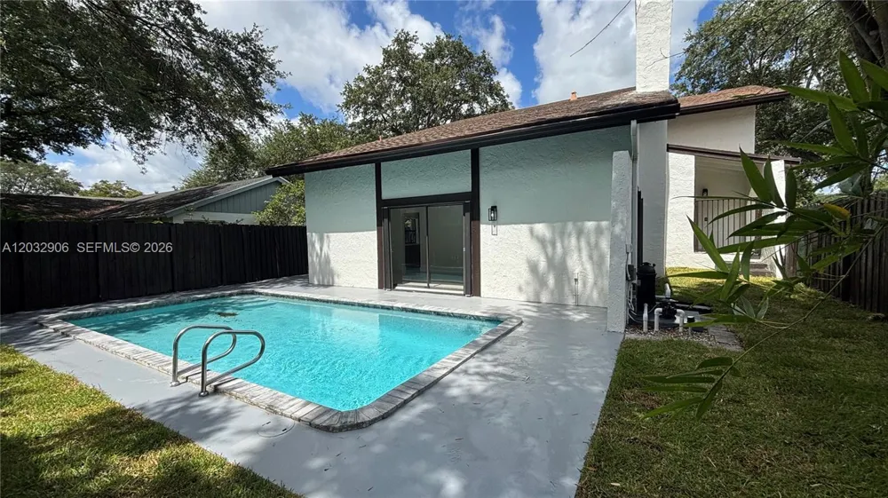 49 Forest Cir Cooper City, FL 33026