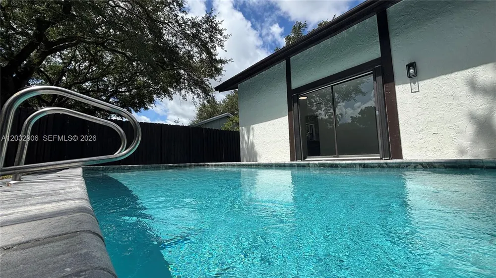 49 Forest Cir Cooper City, FL 33026