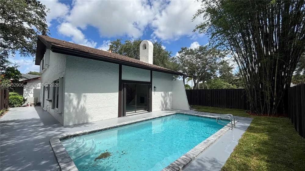 49 Forest Cir Cooper City, FL 33026