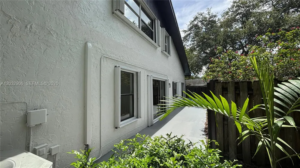 49 Forest Cir Cooper City, FL 33026