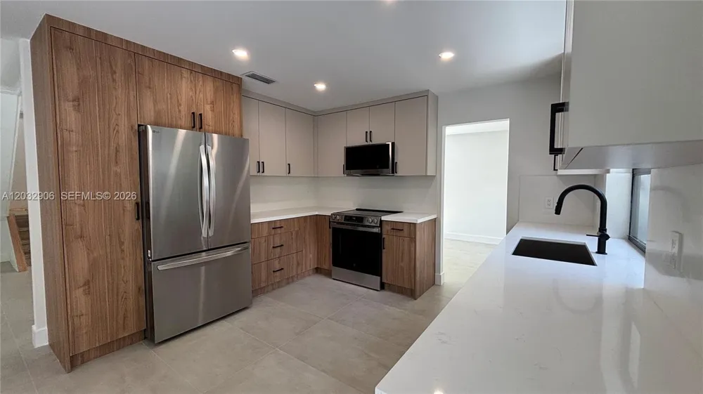 49 Forest Cir Cooper City, FL 33026