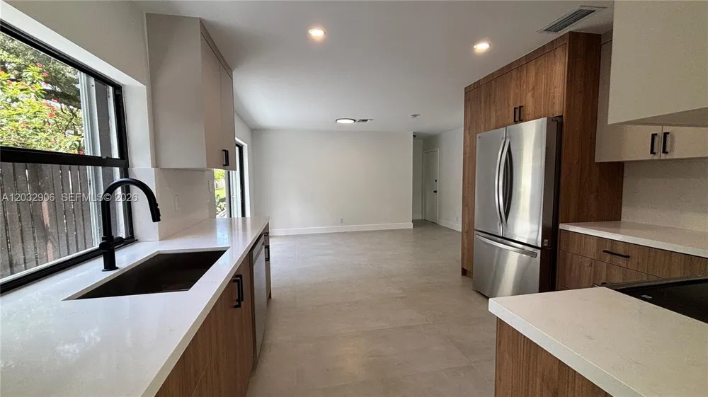 49 Forest Cir Cooper City, FL 33026