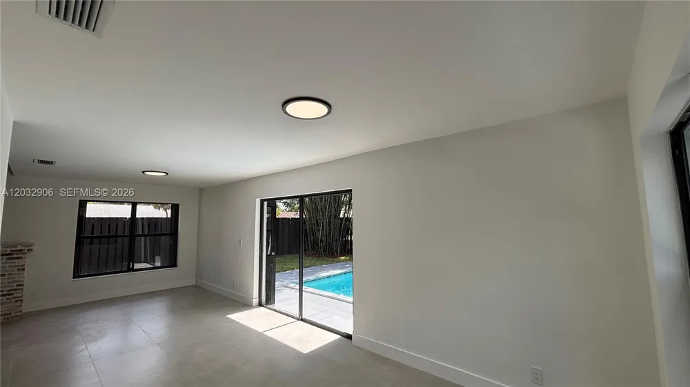 49 Forest Cir Cooper City, FL 33026