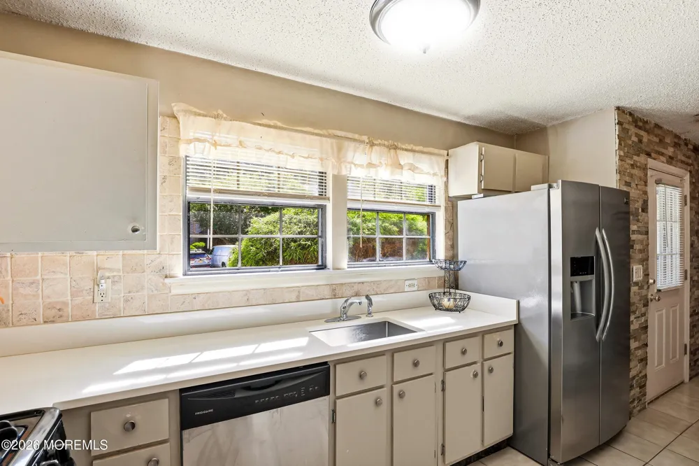 1206 Dahlia Court Jackson, NJ 08527