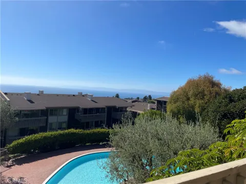 6542 Ocean Crest