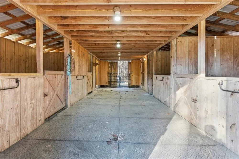 11 Appaloosa Court Taylorsville, GA 30178