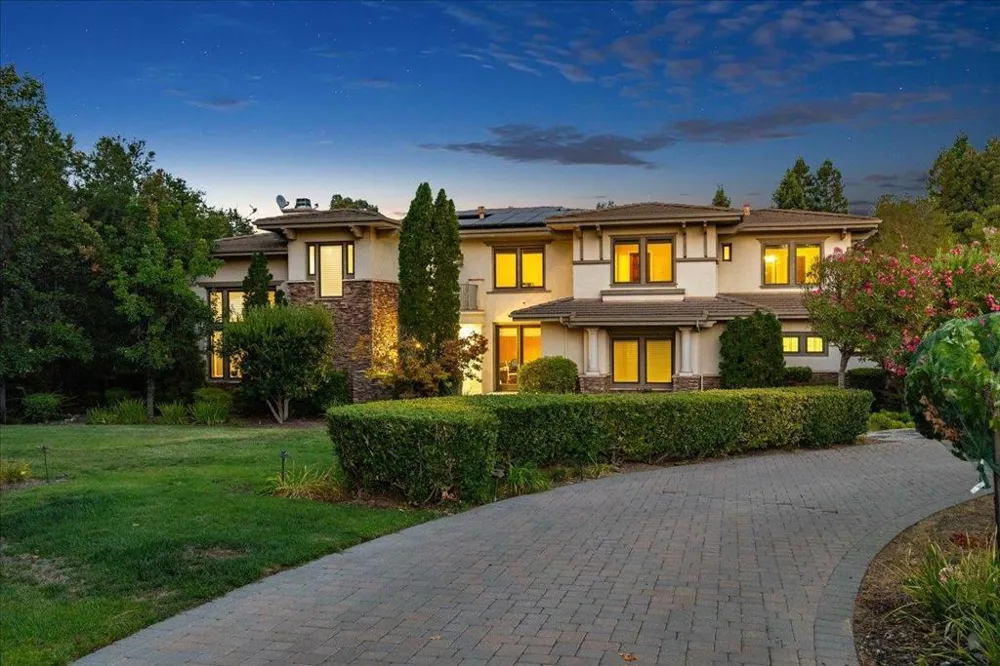 20040 Spaich Court Saratoga, CA 95070