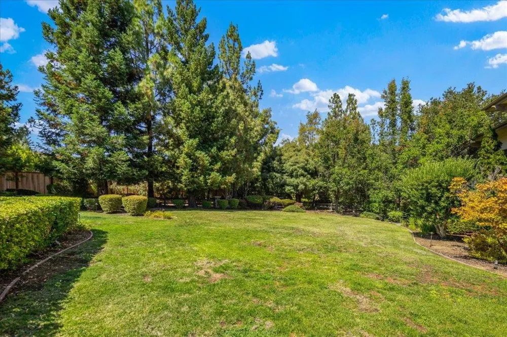 20040 Spaich Court Saratoga, CA 95070