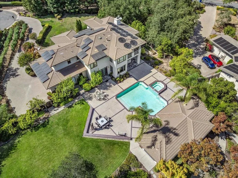 20040 Spaich Court Saratoga, CA 95070