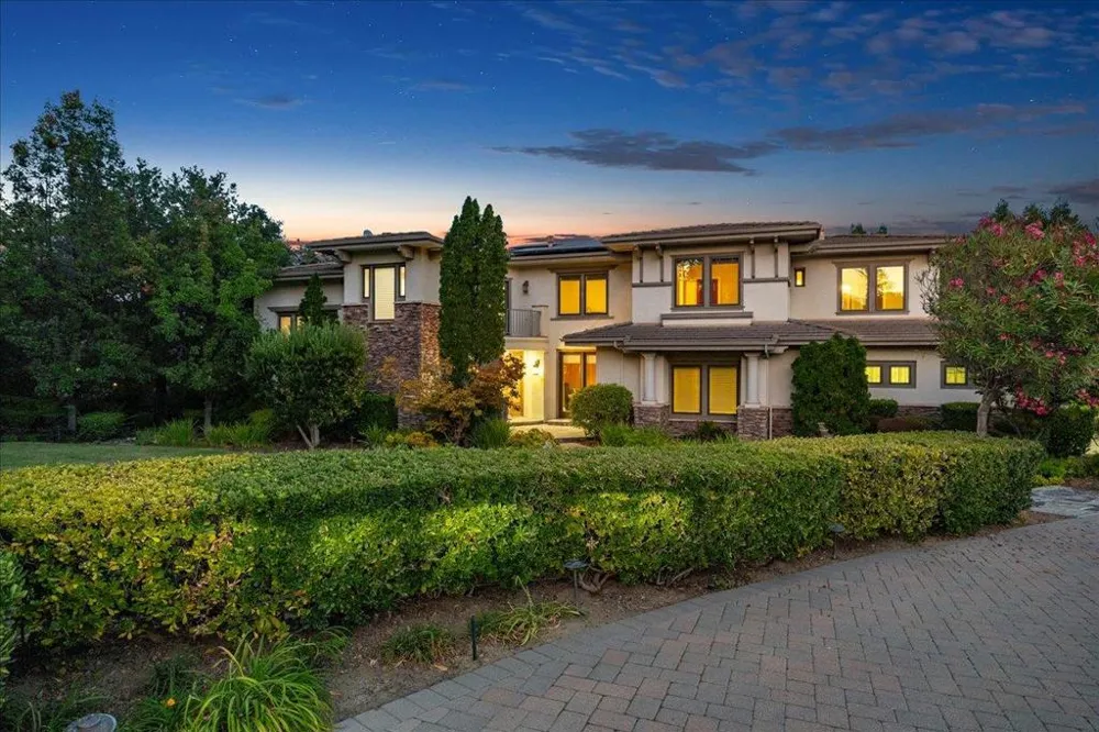 20040 Spaich Court Saratoga, CA 95070