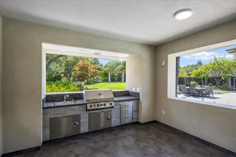 20040 Spaich Court Saratoga, CA 95070