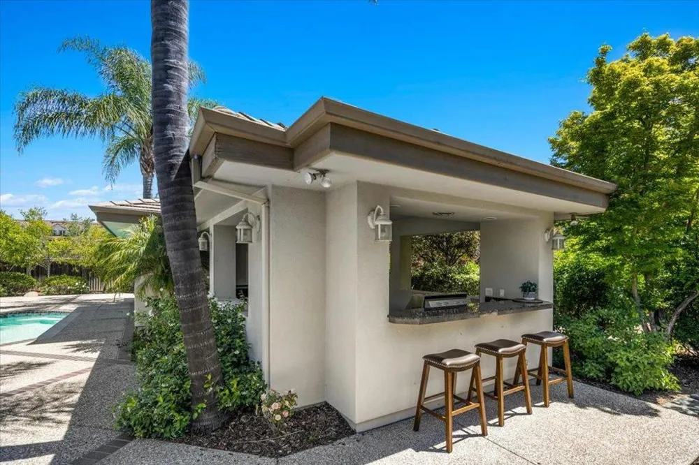 20040 Spaich Court Saratoga, CA 95070
