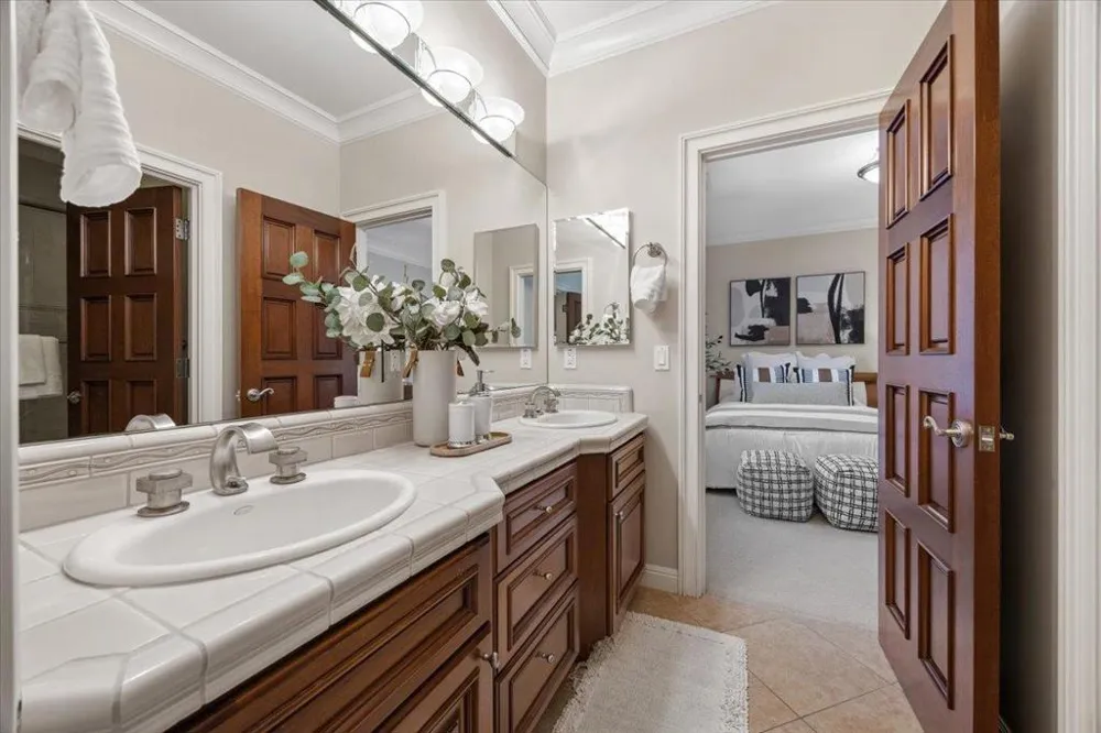20040 Spaich Court Saratoga, CA 95070