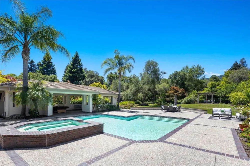 20040 Spaich Court Saratoga, CA 95070