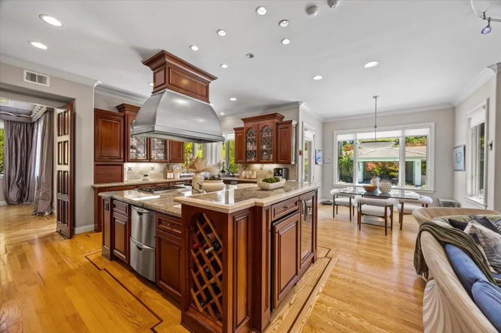 20040 Spaich Court Saratoga, CA 95070