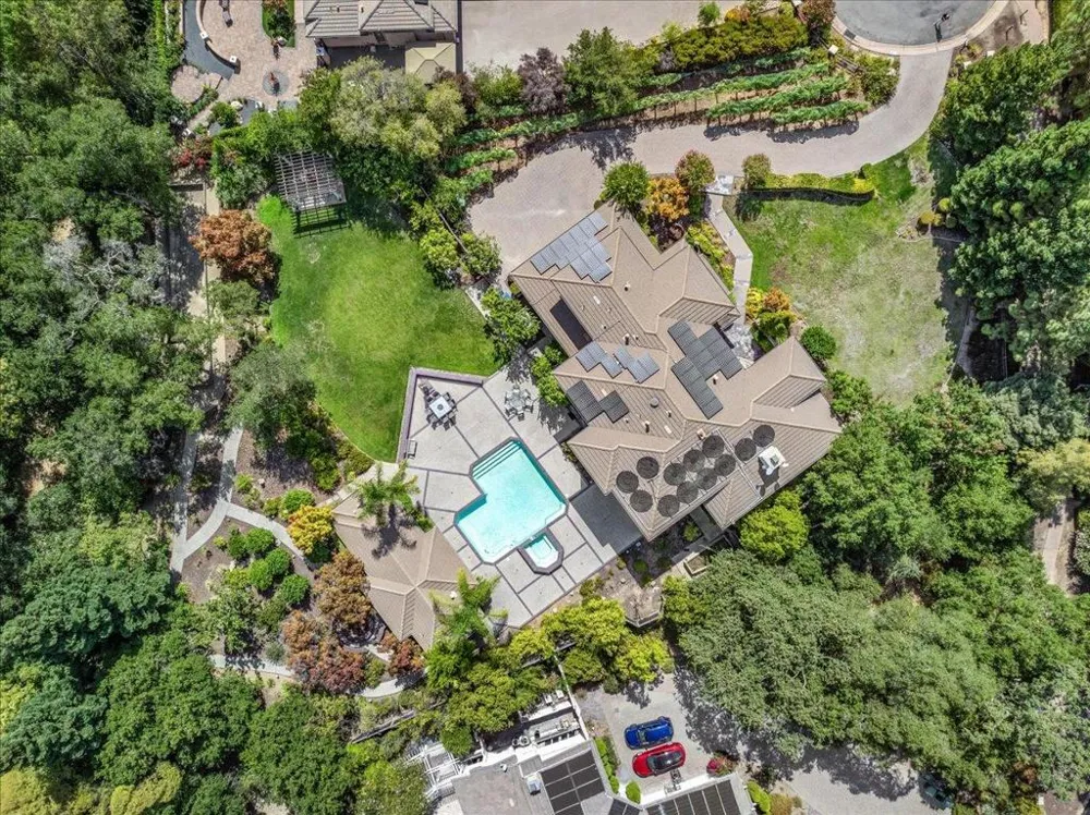 20040 Spaich Court Saratoga, CA 95070