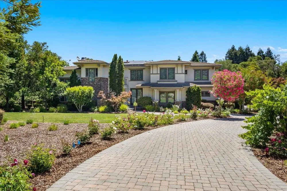 20040 Spaich Court Saratoga, CA 95070