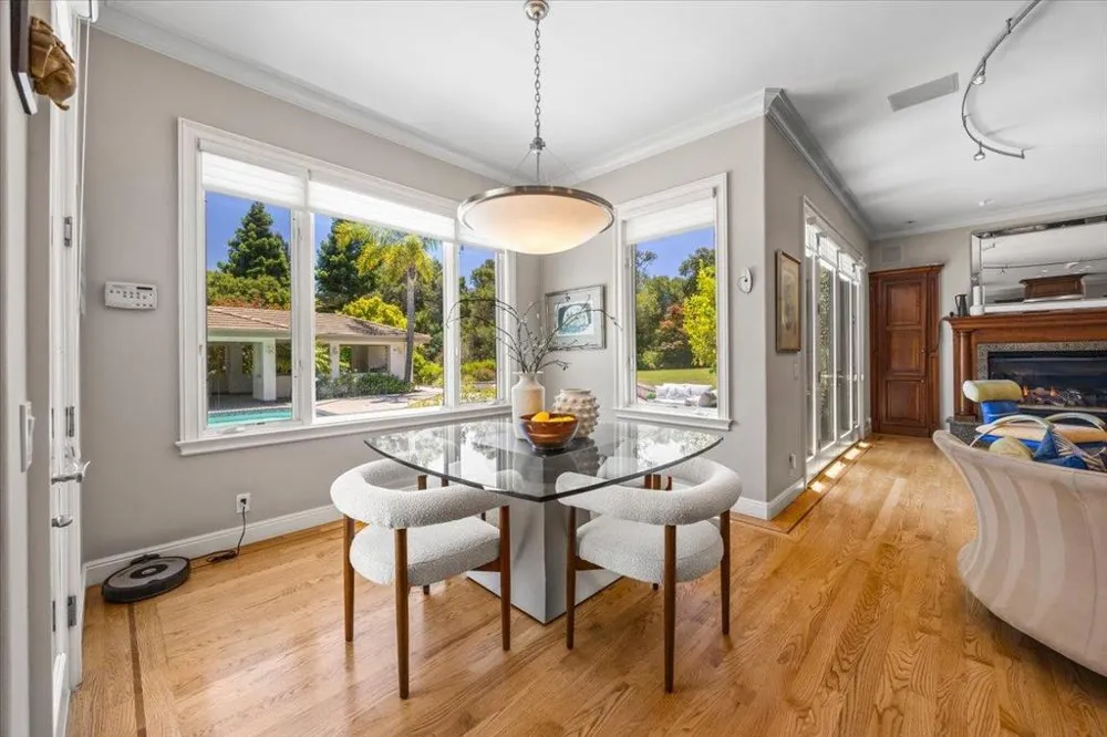 20040 Spaich Court Saratoga, CA 95070