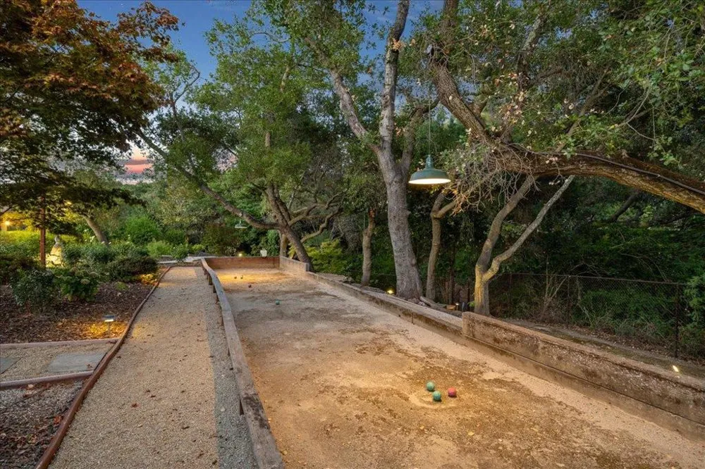 20040 Spaich Court Saratoga, CA 95070