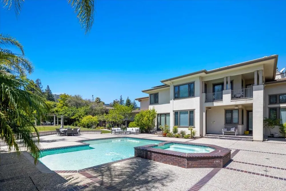 20040 Spaich Court Saratoga, CA 95070