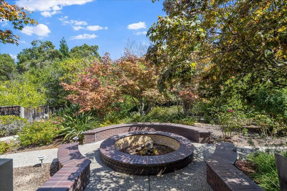 20040 Spaich Court Saratoga, CA 95070