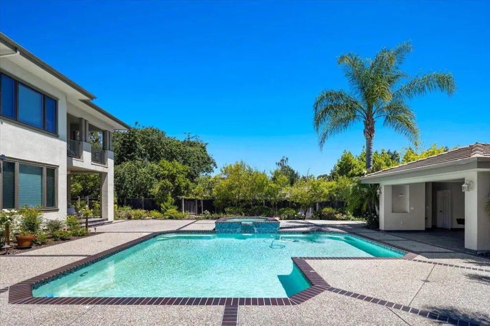 20040 Spaich Court Saratoga, CA 95070