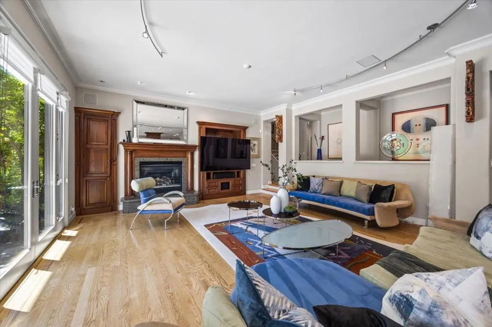 20040 Spaich Court Saratoga, CA 95070