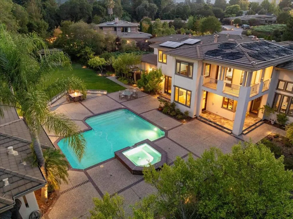 20040 Spaich Court Saratoga, CA 95070