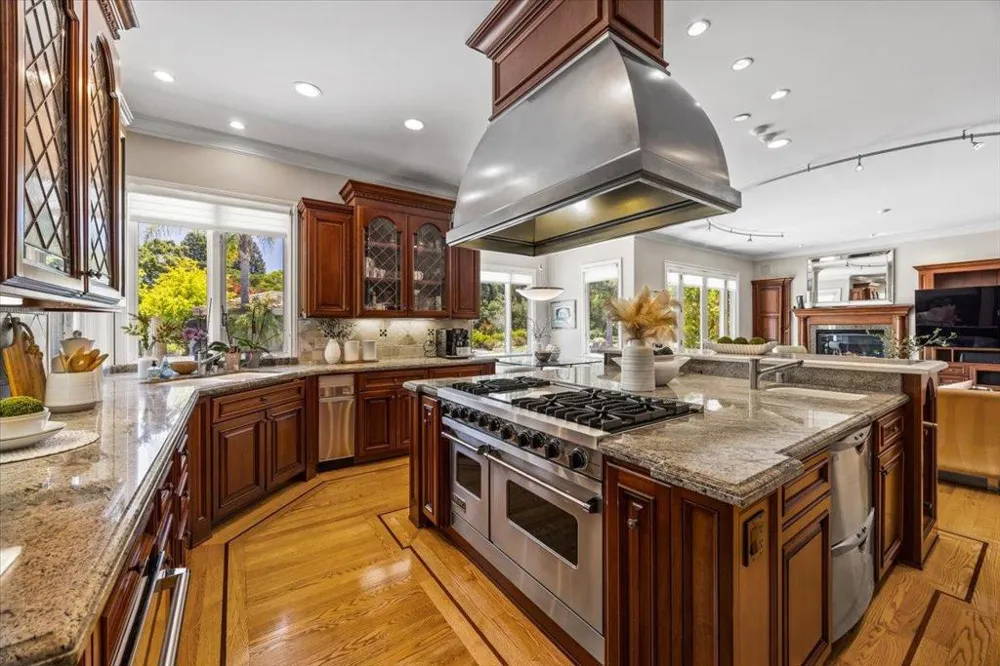 20040 Spaich Court Saratoga, CA 95070