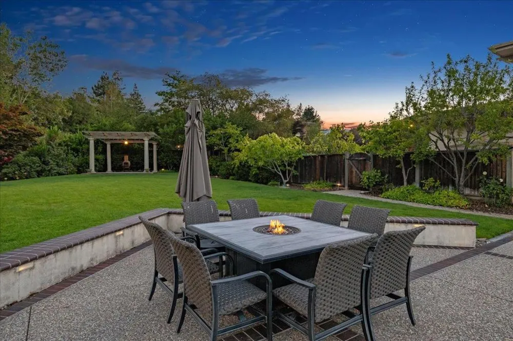 20040 Spaich Court Saratoga, CA 95070