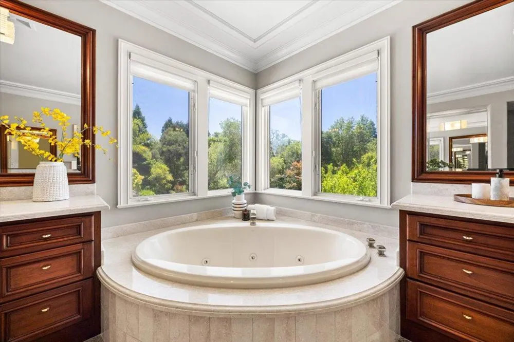 20040 Spaich Court Saratoga, CA 95070