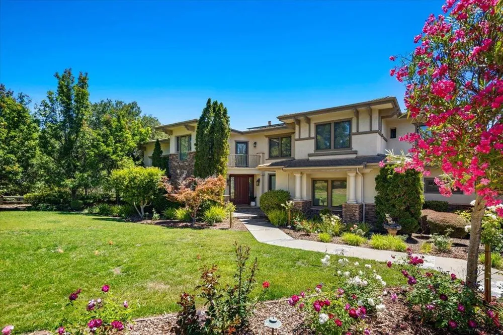 20040 Spaich Court Saratoga, CA 95070