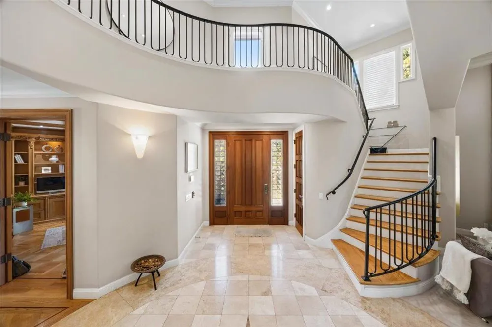 20040 Spaich Court Saratoga, CA 95070