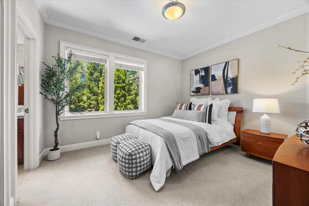 20040 Spaich Court Saratoga, CA 95070