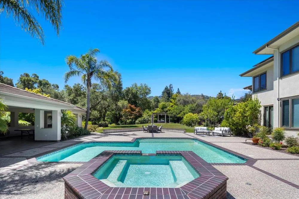 20040 Spaich Court Saratoga, CA 95070