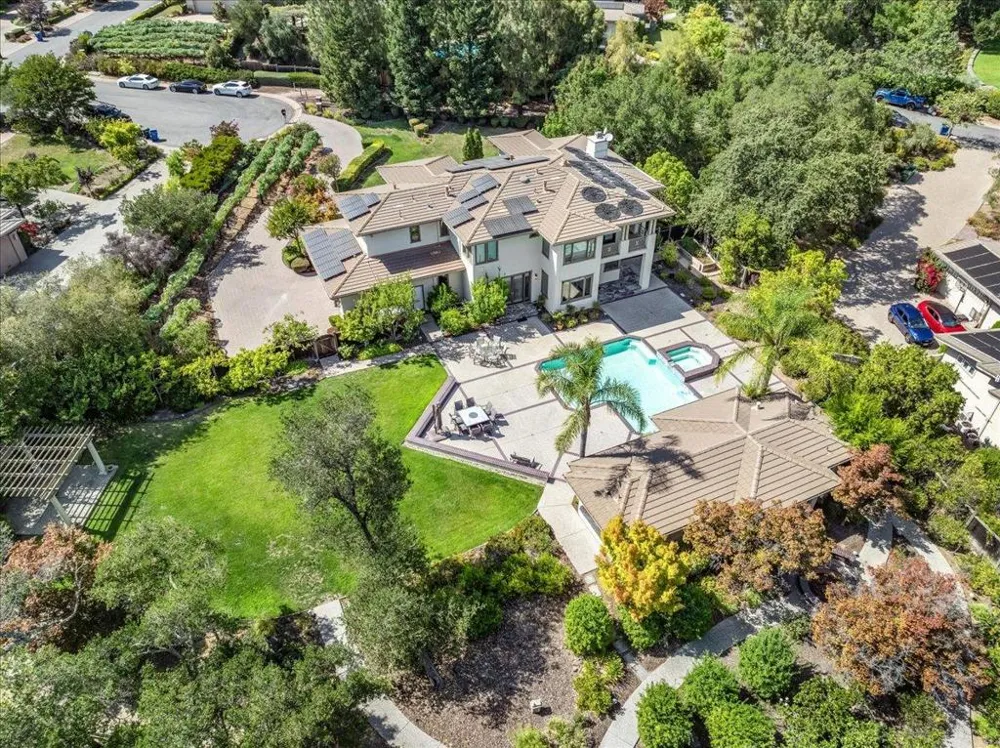 20040 Spaich Court Saratoga, CA 95070