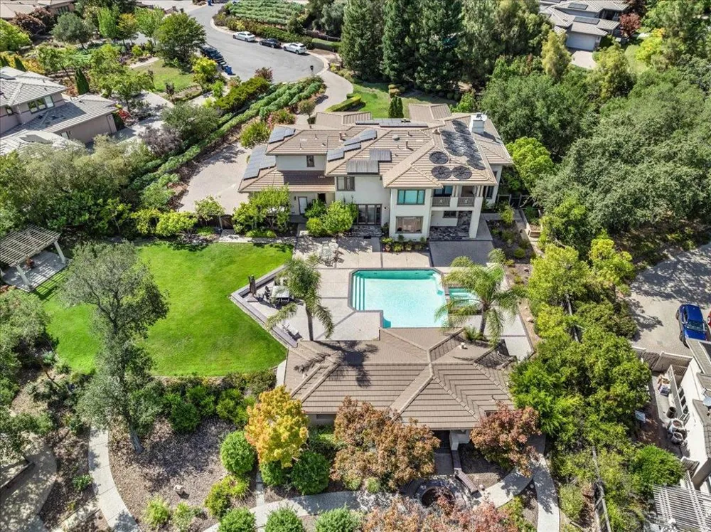20040 Spaich Court Saratoga, CA 95070