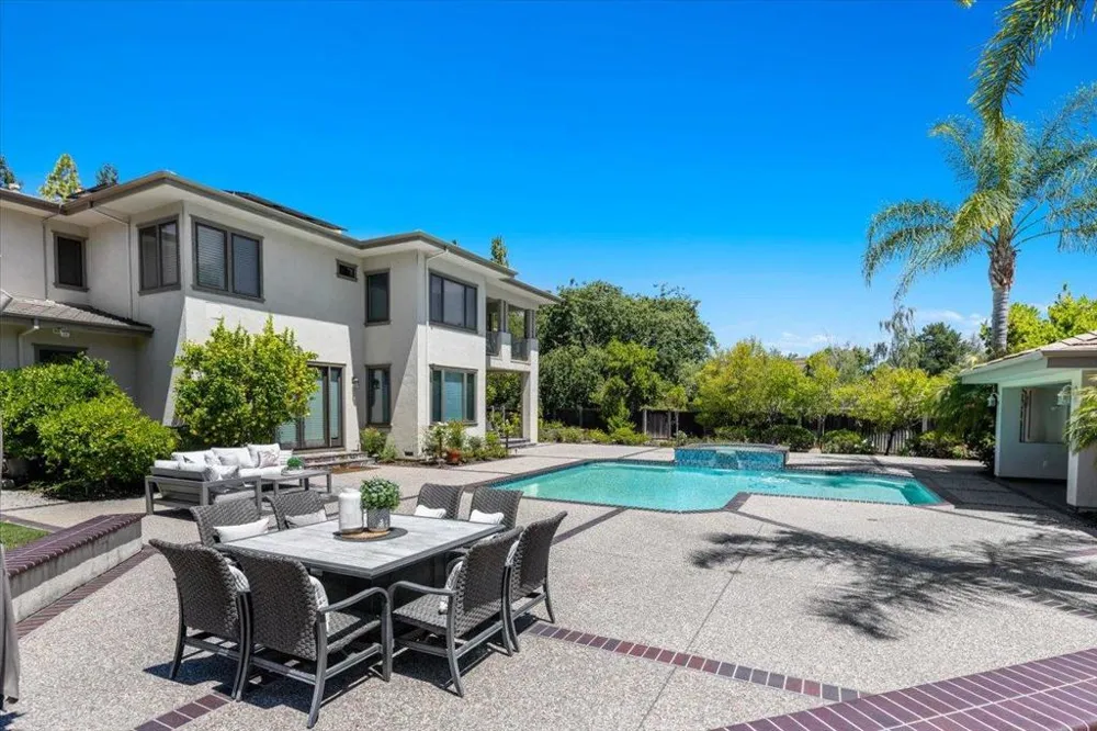 20040 Spaich Court Saratoga, CA 95070