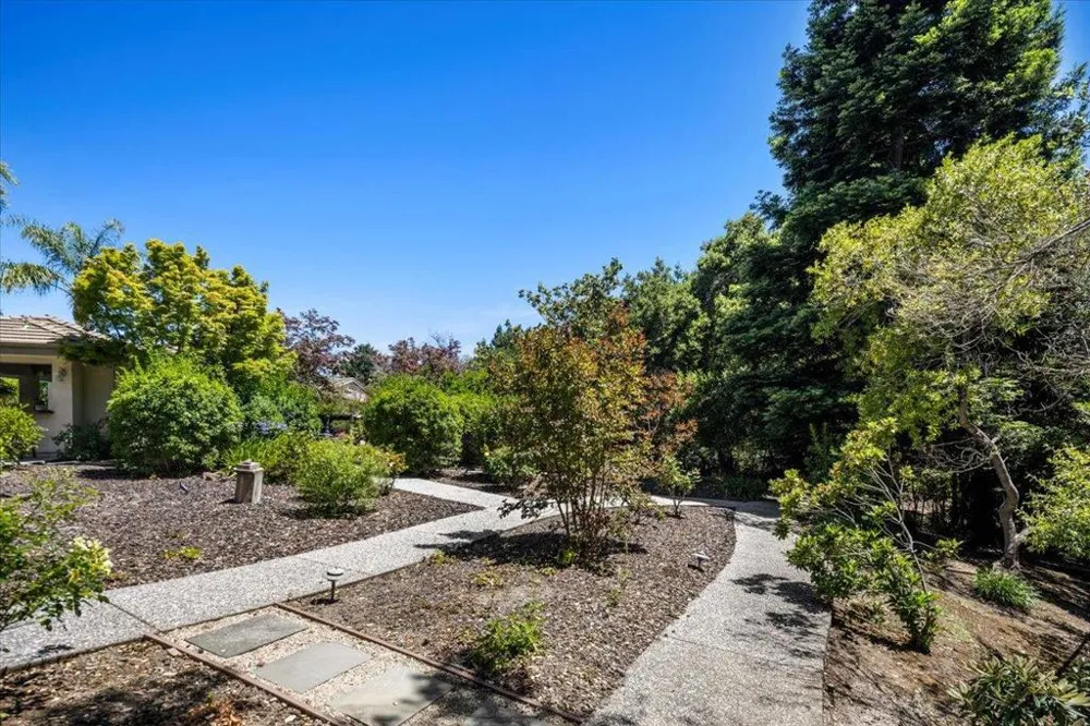 20040 Spaich Court Saratoga, CA 95070