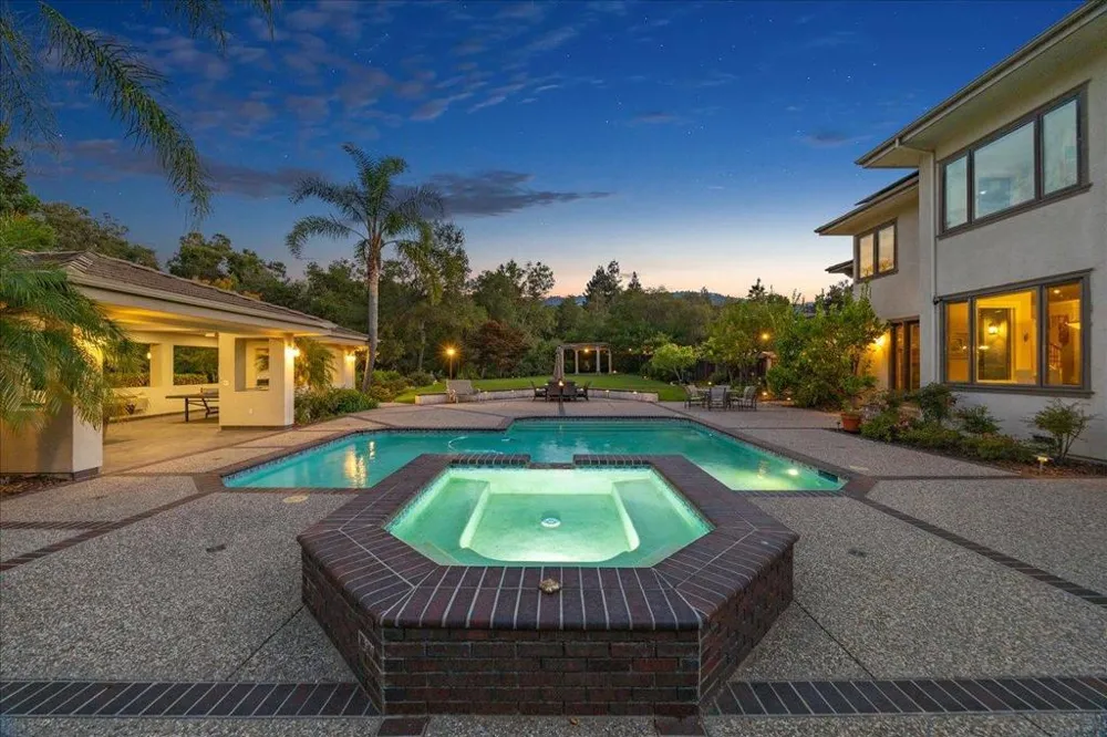 20040 Spaich Court Saratoga, CA 95070