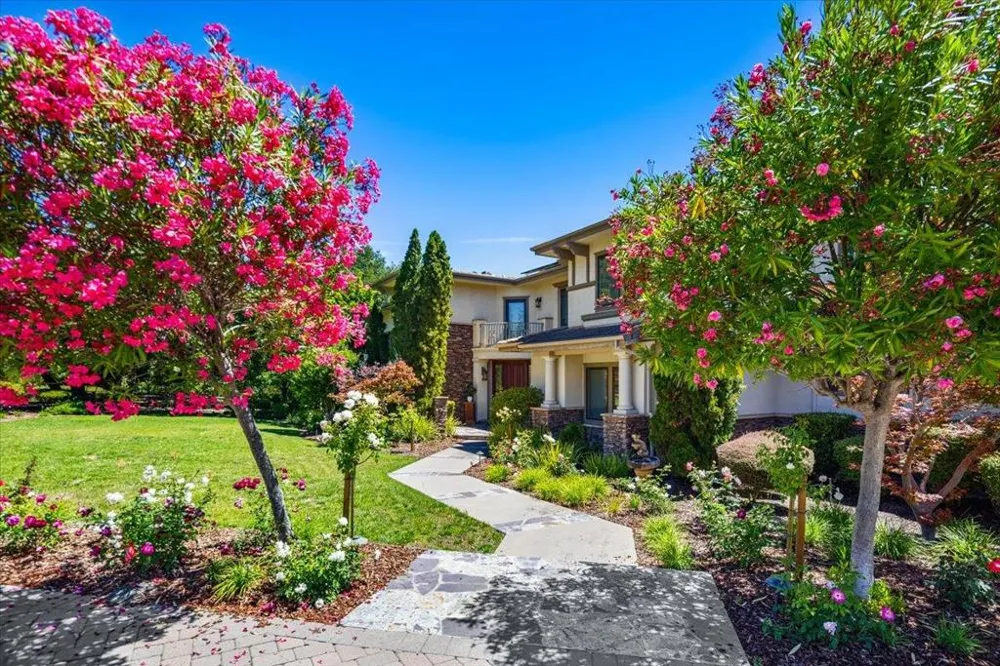 20040 Spaich Court Saratoga, CA 95070
