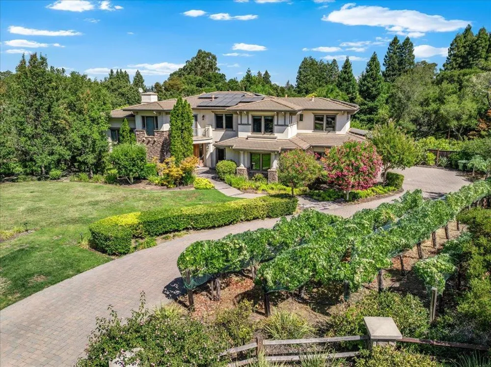 20040 Spaich Court Saratoga, CA 95070
