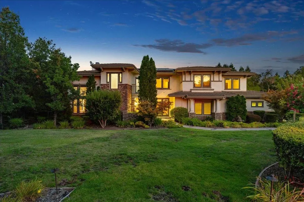 20040 Spaich Court Saratoga, CA 95070
